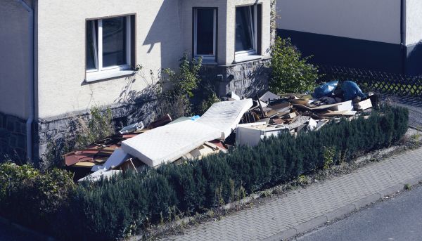 Yard Junk Removal in Oconomowoc